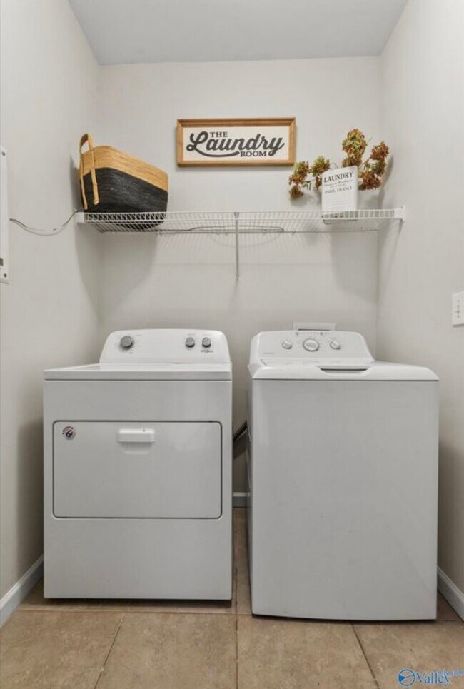 Building Photo - 22 Maple Grove Blvd SW