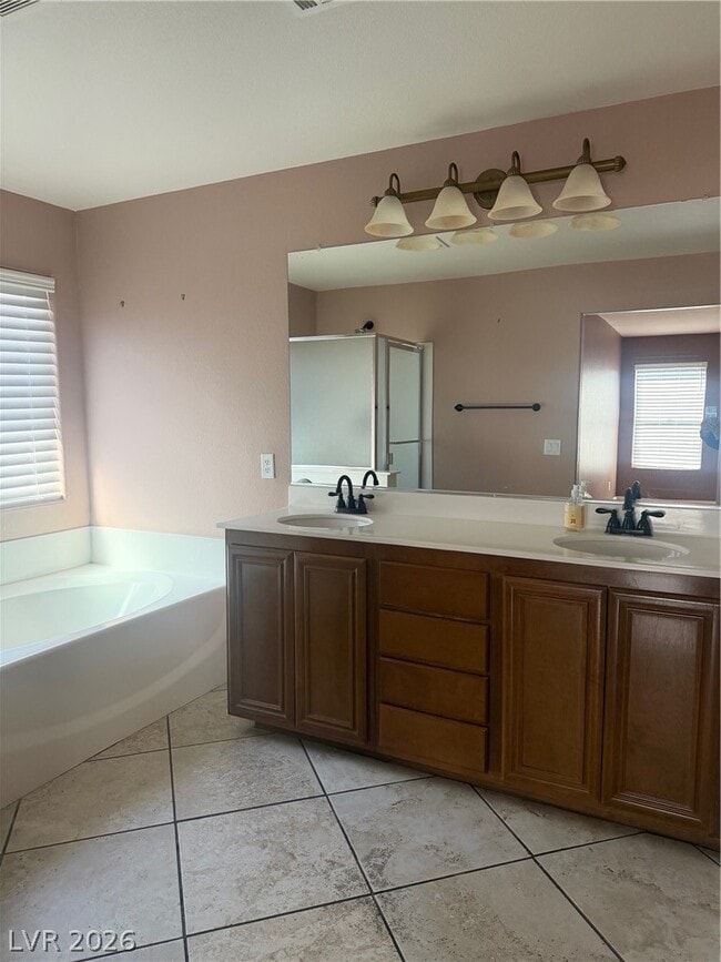 Building Photo - 10849 Wallflower Ave