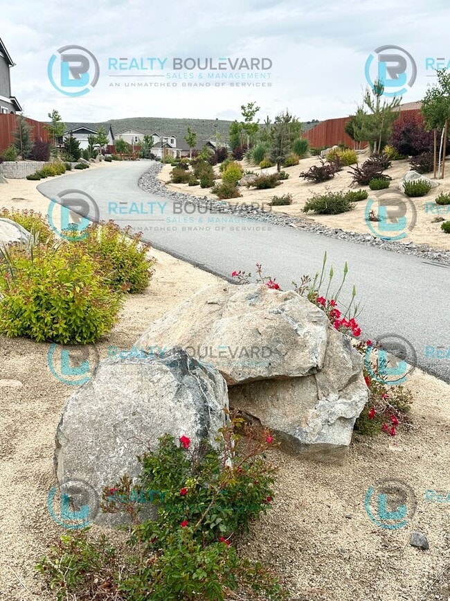 Building Photo - Beautiful 3 Bedroom located in Cold Springs!