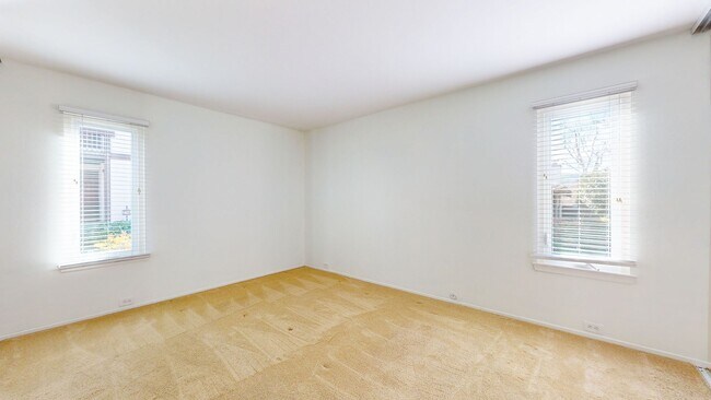 Building Photo - Beautiful Condo Available in Villa Moraga ...