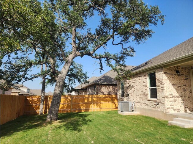 Building Photo - 2309 Magnolia Hl Dr