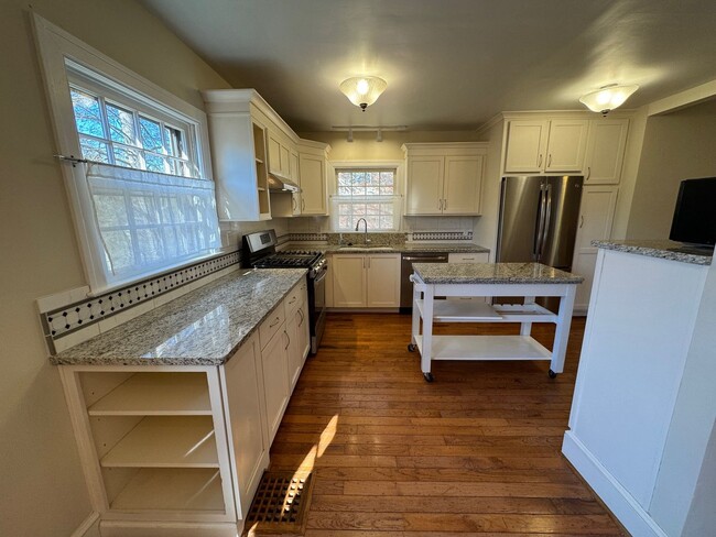 Building Photo - East AVL - Newly Renovated Older Home Feat...