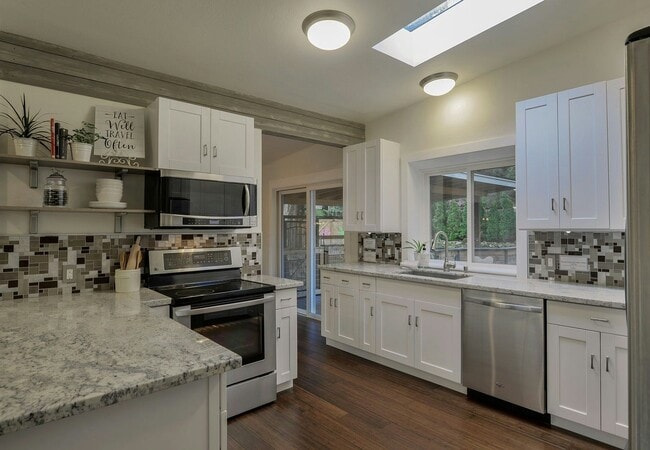 Building Photo - 535 Mt Jupiter Dr SW