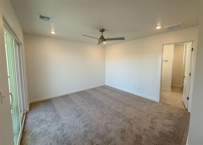 Building Photo - 13112 Maplewood Ave