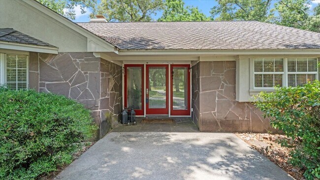 Building Photo - 9502 Rolling Oaks