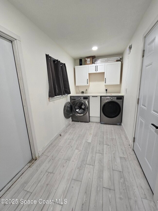 Building Photo - 2417 Colonial Dr