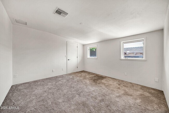 Building Photo - 4531 E Quartz Mountain Rd