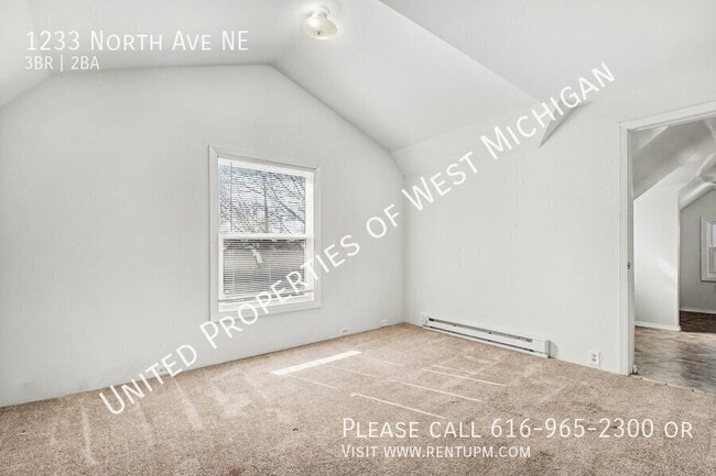 Building Photo - 1233 North Ave NE