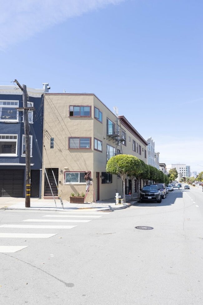 Building Photo - OPEN HOUSE: Tuesday (7/8)  6:00pm-6:30pm. ...