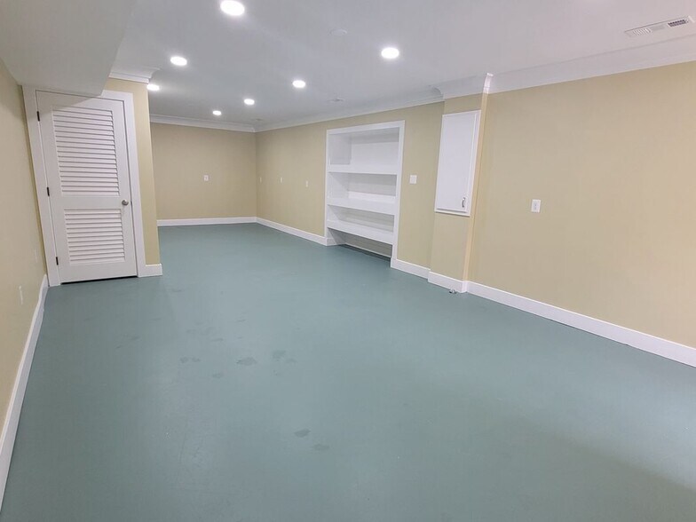 Building Photo - 9702 Enterprise Ct