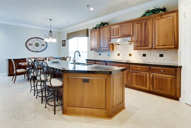 Building Photo - 2011 Flower Garden Ln
