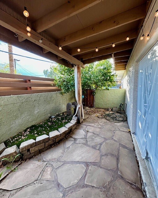 Building Photo - 2619 E Windsor Ave