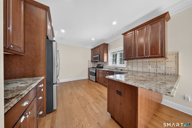Building Photo - 88 Maple Tree Ave