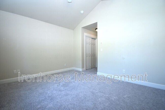 Building Photo - 623 Westgate Ave