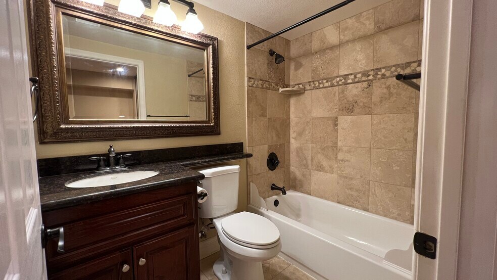 Building Photo - 3927 Nobel Dr