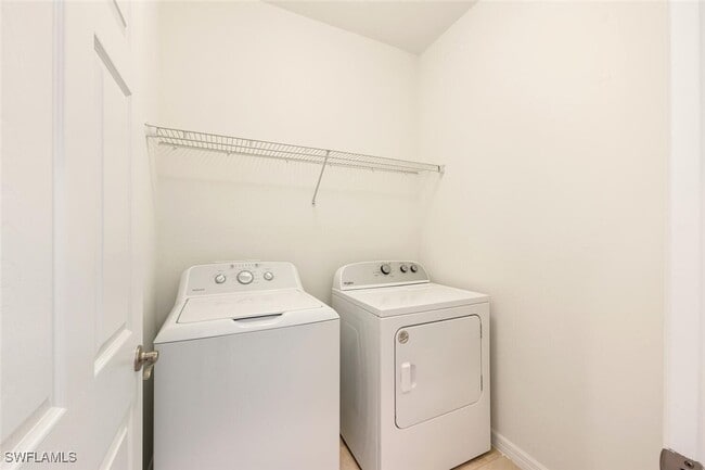 Building Photo - 10844 Alvara Way