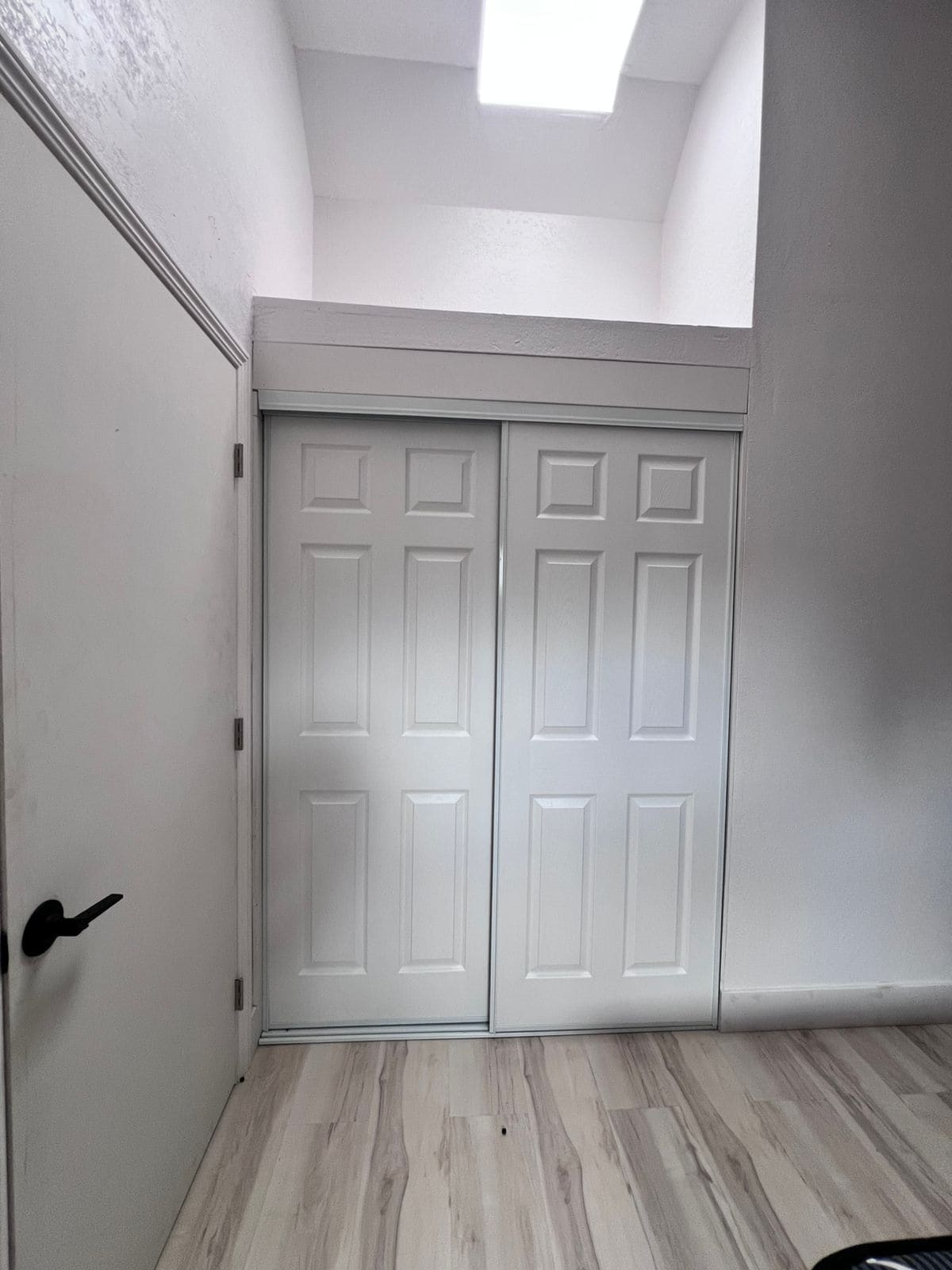 Building Photo - 496 Carr Ave