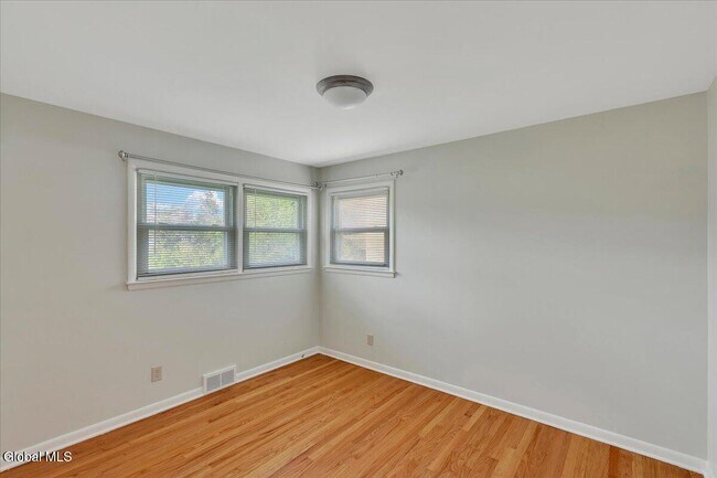 Building Photo - 1165 Cresse Ave