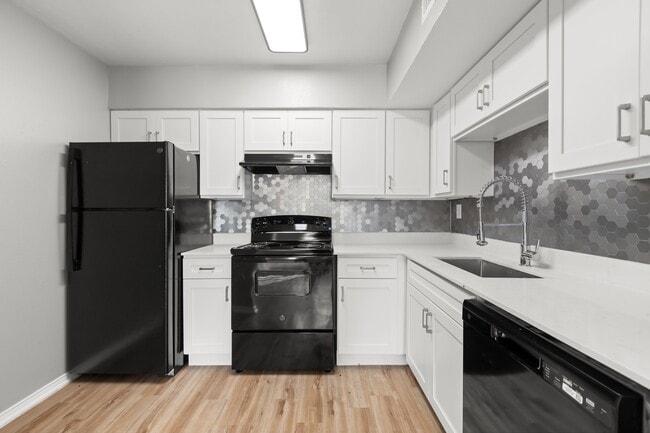 Building Photo - The Sidney