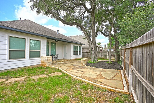Building Photo - 1434 Oaklawn Dr