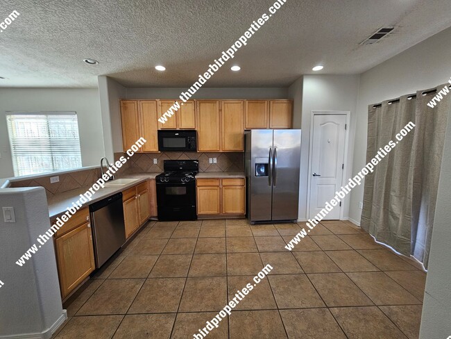 Building Photo - Available NOW! 4 Bedroom - 2.5 Bathroom - ...