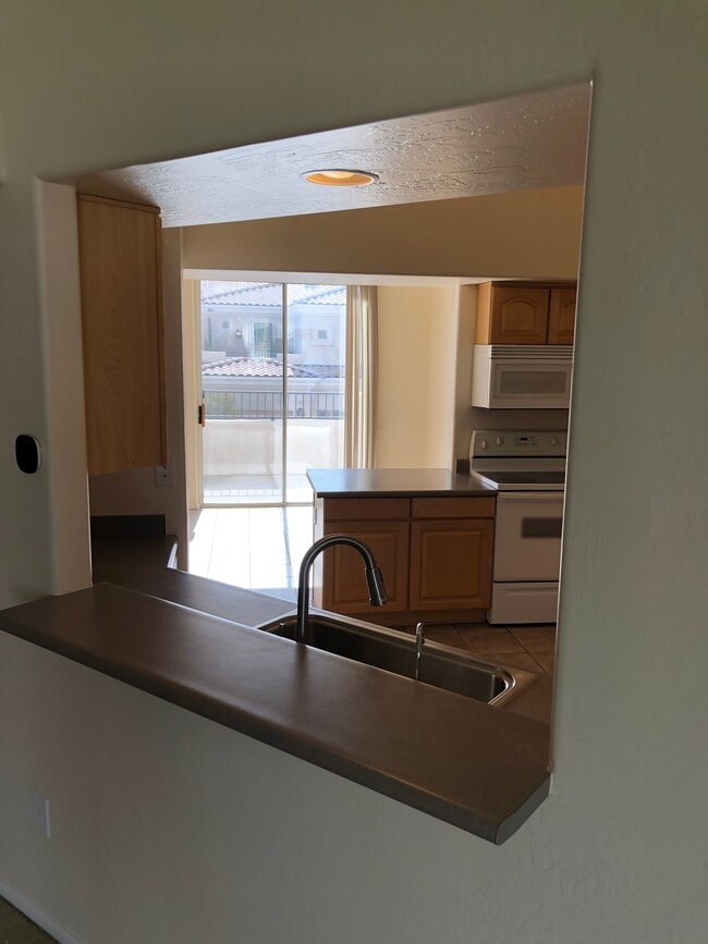 Building Photo - 1747 E Northern Ave