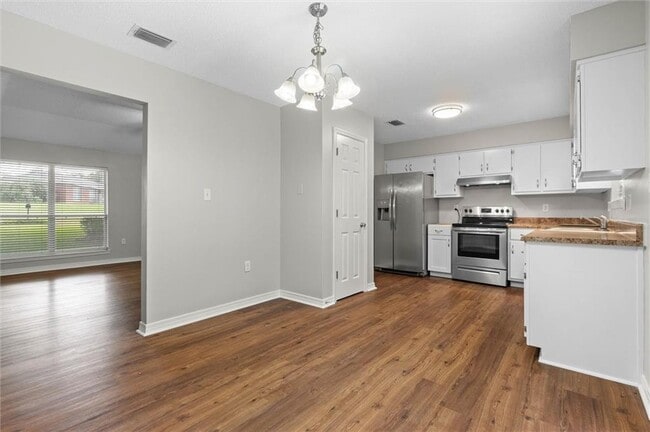 Building Photo - 7260 Pecan Terrace Dr