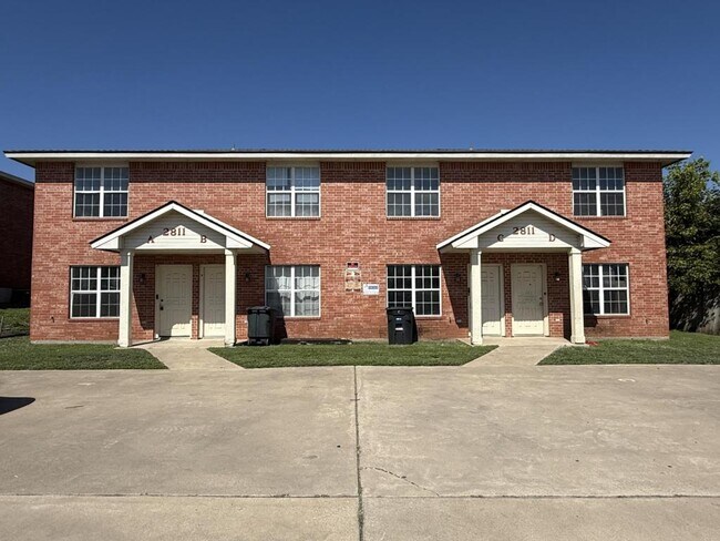Primary Photo - 2811 Cantabrian Dr