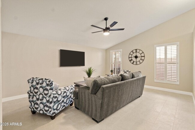 Building Photo - 2735 N Diego Cir