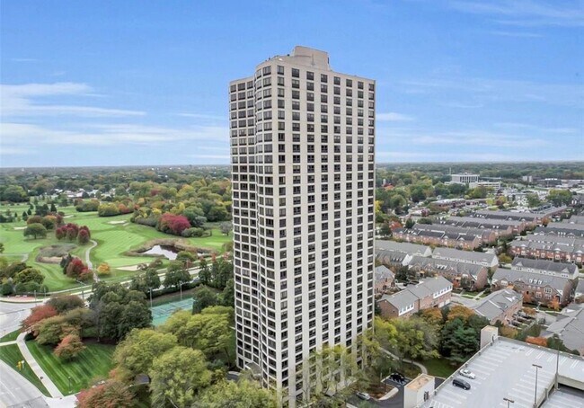 Building Photo - 5000 Town Center Dr