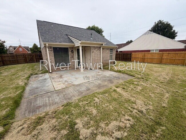 Building Photo - 10570 Pecan View Dr