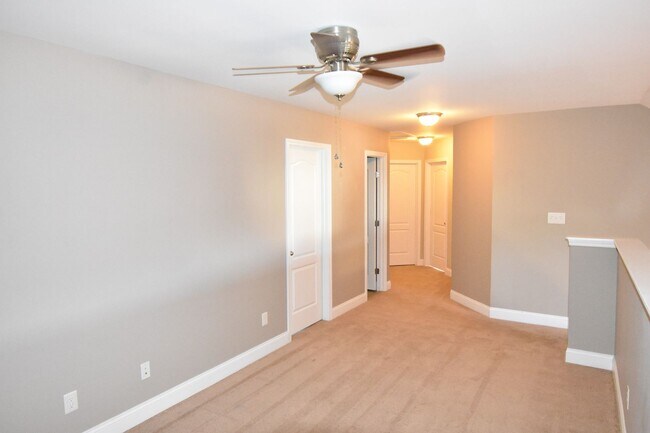 Building Photo - 4 Bedrooms and 2.5 Bath in Patriot Park Vi...