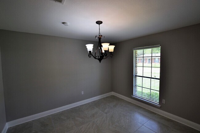 Building Photo - Newly renovated home in Beau Village Subdivision in Denham Springs near I-12