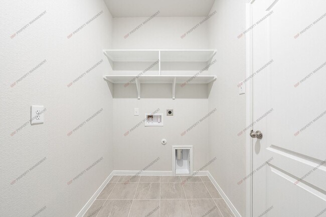 Building Photo - 711 Friars Lndg Dr