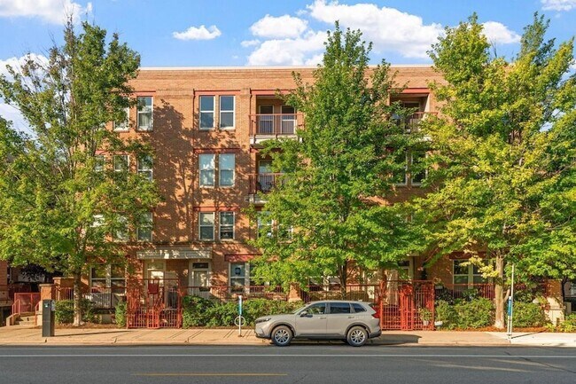 Building Photo - 615 N 1st St