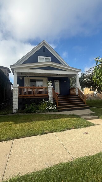 Building Photo - 3663 E Munkwitz Ave