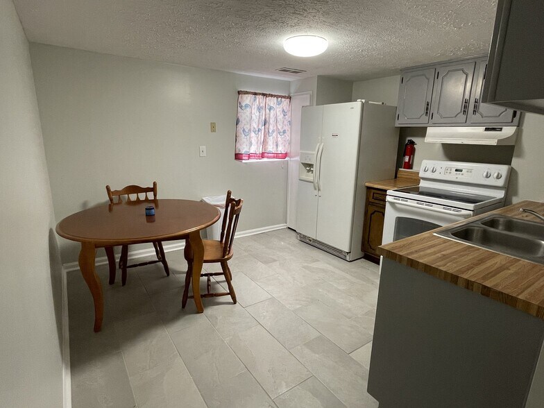 Building Photo - 4458 Tarragon Ln