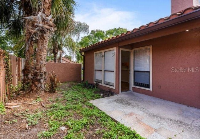 Building Photo - 652 St Johns Ct