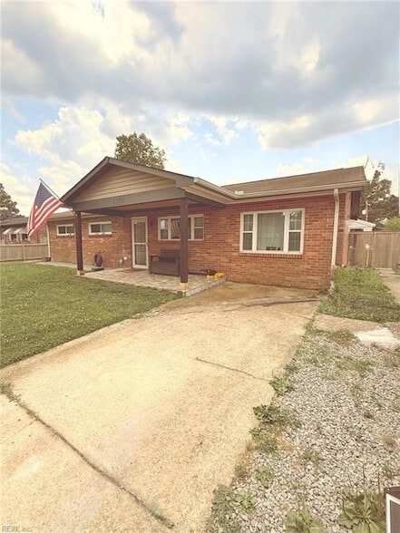 Primary Photo - 3925 Galleon Dr