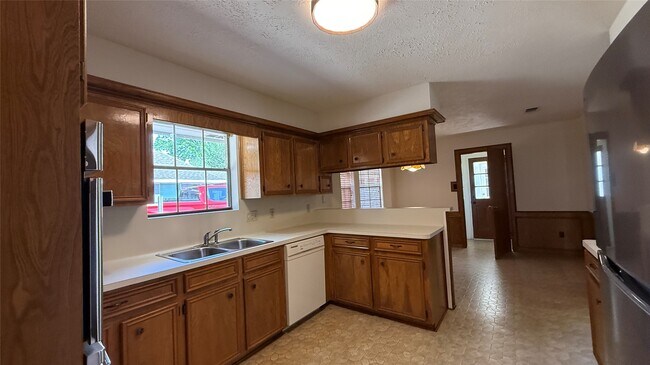 Building Photo - 6223 Denmark Dr