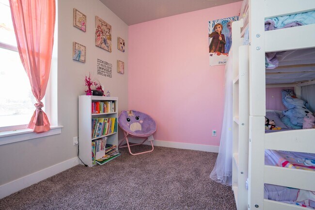 Building Photo - Fantastic Condo in Herriman City Center!