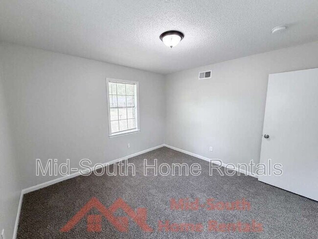 Building Photo - 3231 Harvester Ln