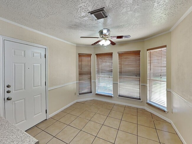 Building Photo - 1028 Chesterwood Dr