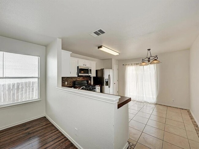 Building Photo - 14910 Mossycup Ln