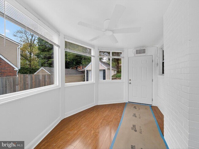 Building Photo - 10506 Lorain Ave