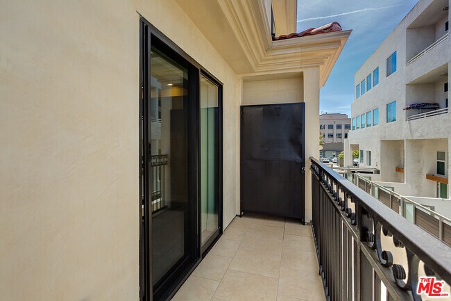 Building Photo - 1211 9th St