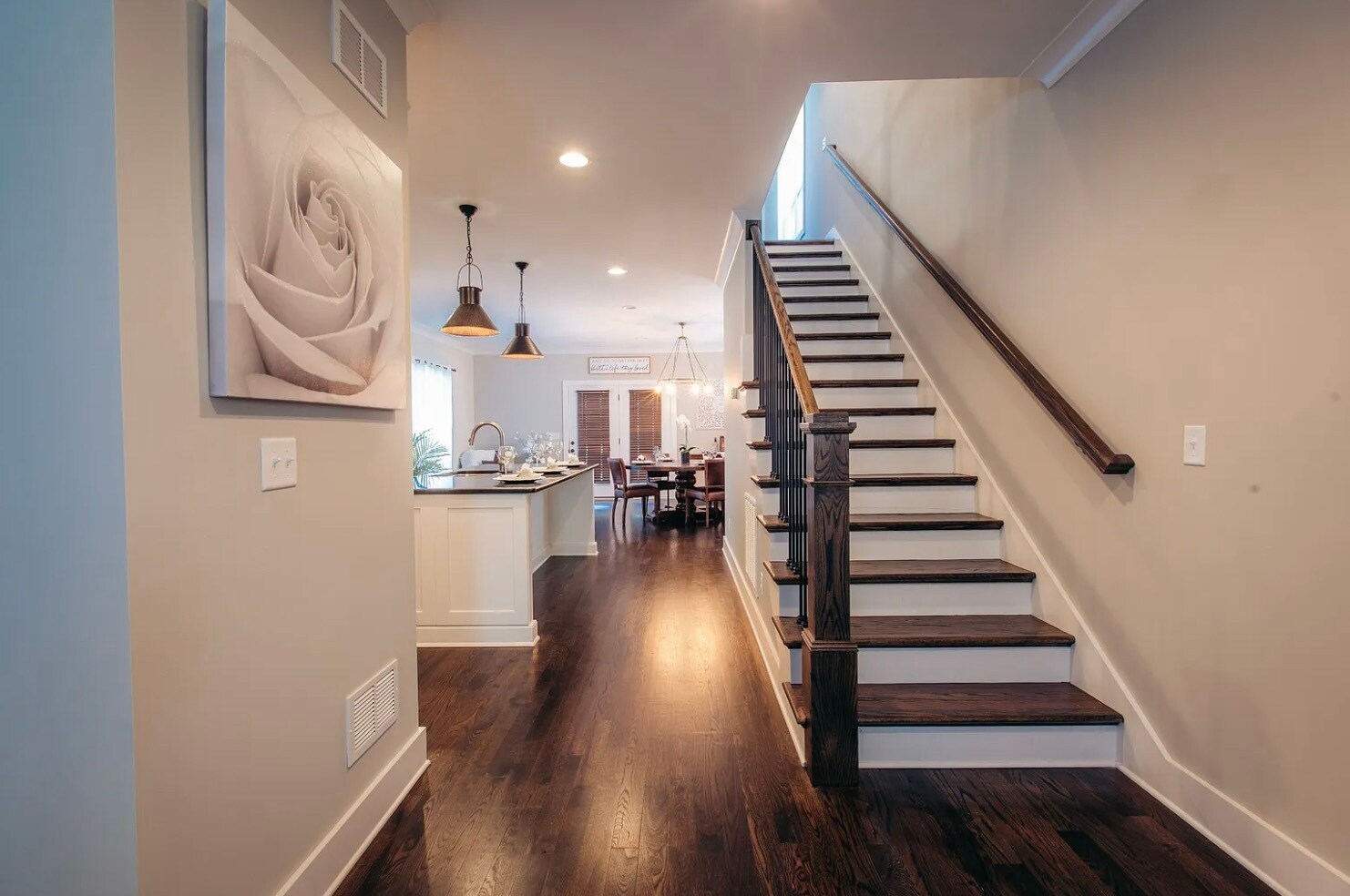 Building Photo - 2423 Elliott Ave