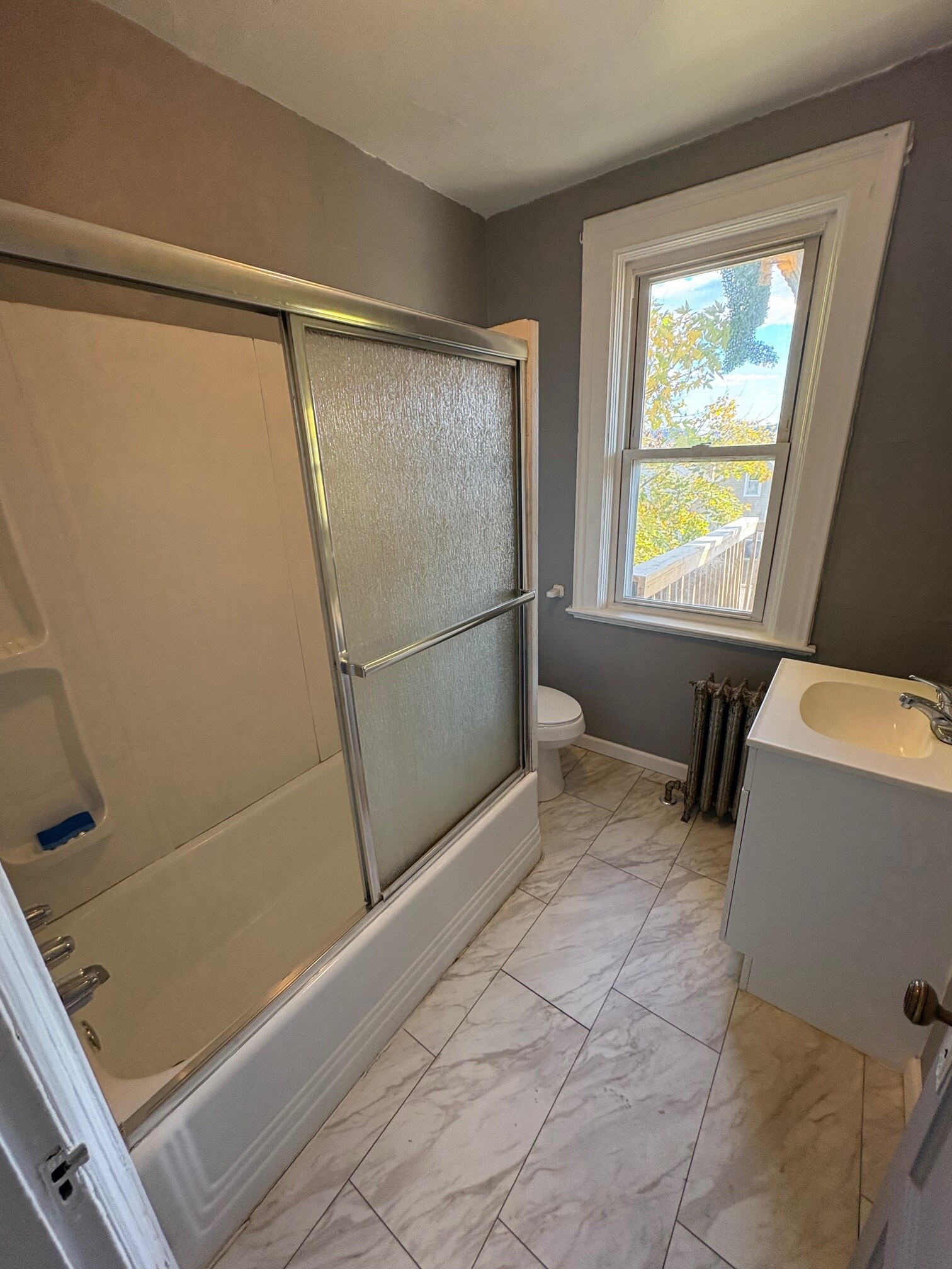 Building Photo - 543 3rd St