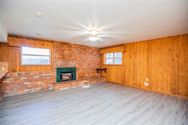 Building Photo - 1101 Cheyenne Trail