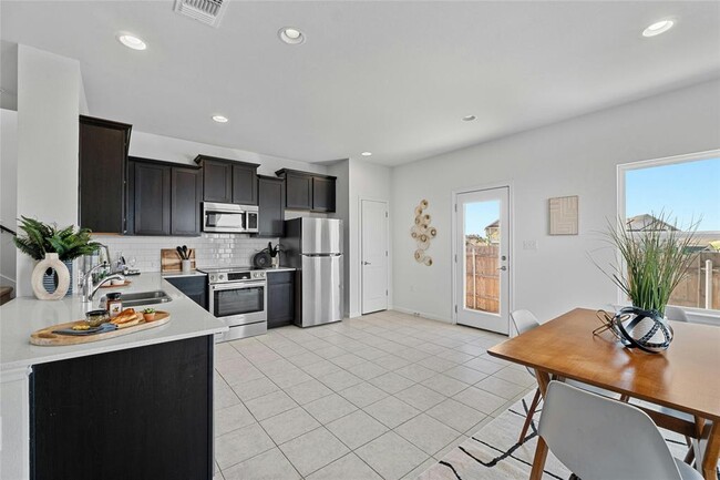 Building Photo - 9713 Grapevine Leaf Dr